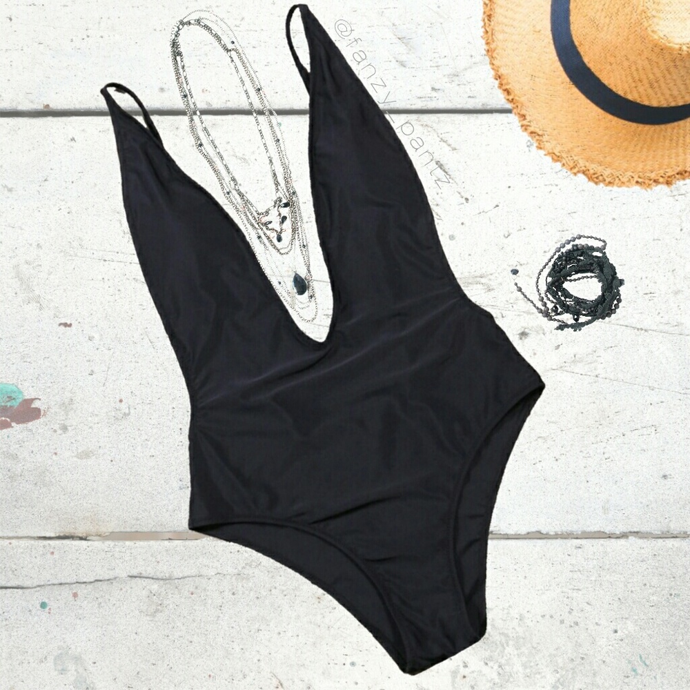 LAST CHANCE One piece plunging neck swimsuit - Picture 2 of 4